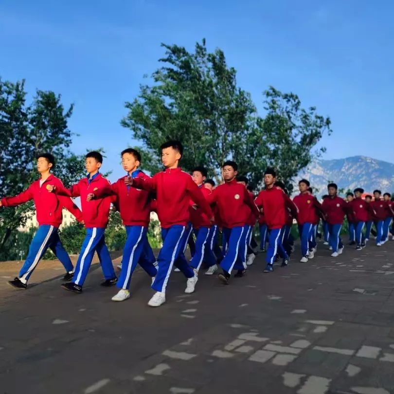 「美丽鹅坡」从家到家，让每位同学感受寄宿的温暖