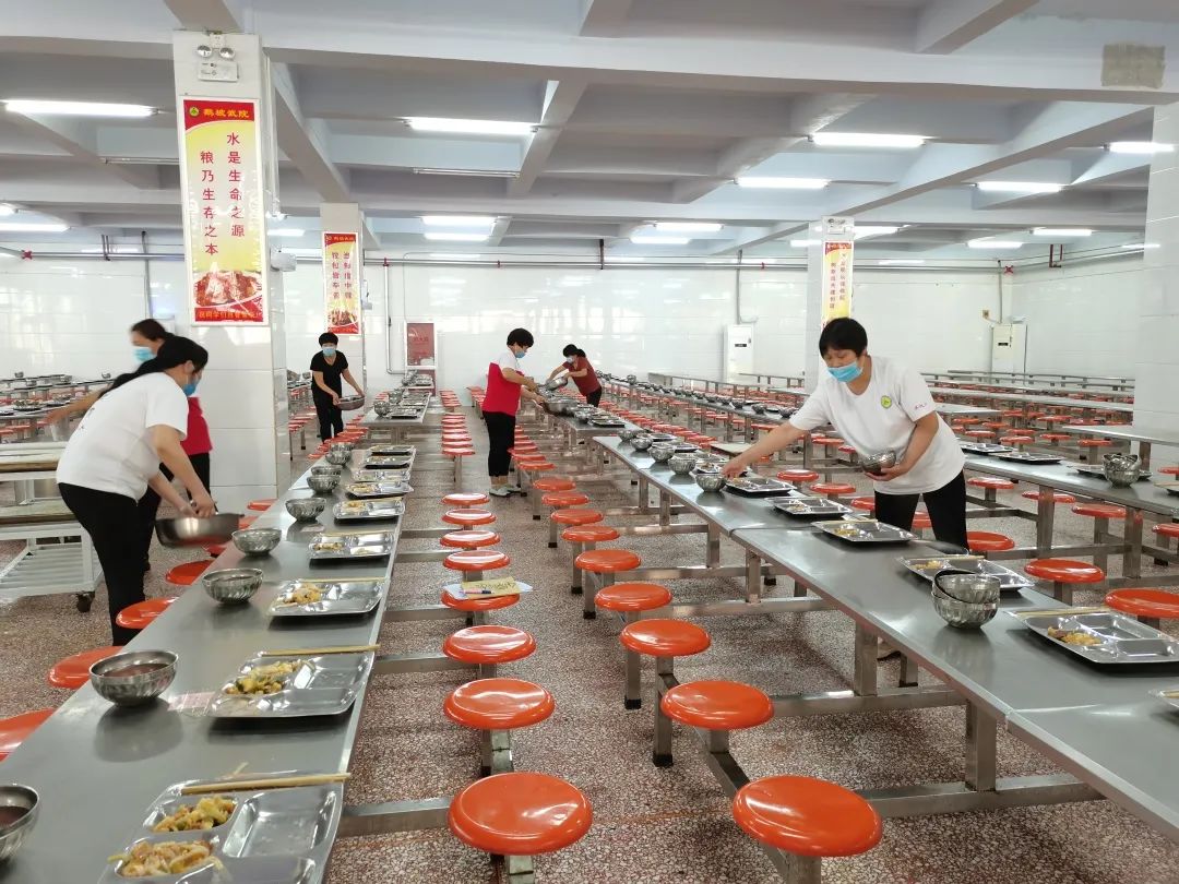 「美丽鹅坡」从家到家，让每位同学感受寄宿的温暖