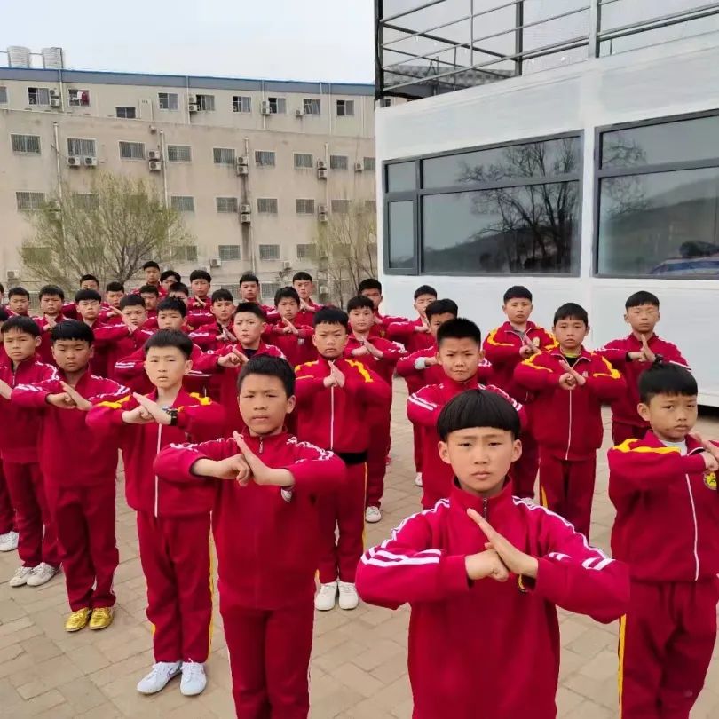 「美丽鹅坡」从家到家，让每位同学感受寄宿的温暖