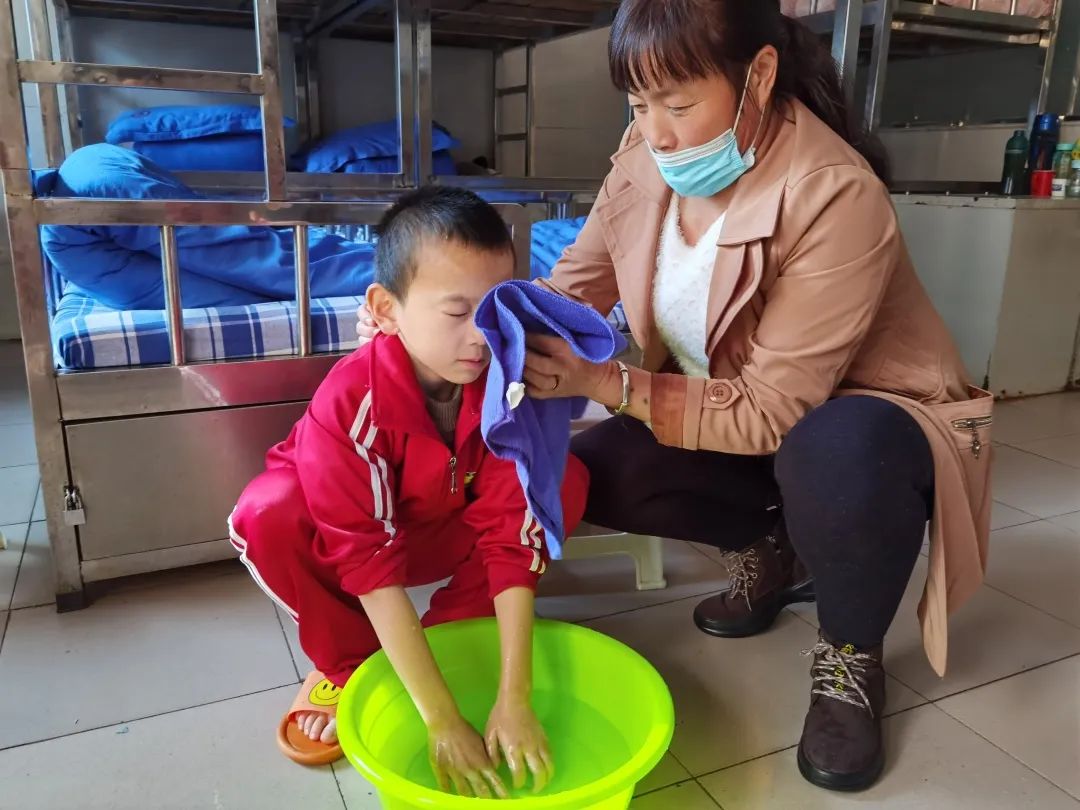 「美丽鹅坡」从家到家,让每位同学感受寄宿的温暖